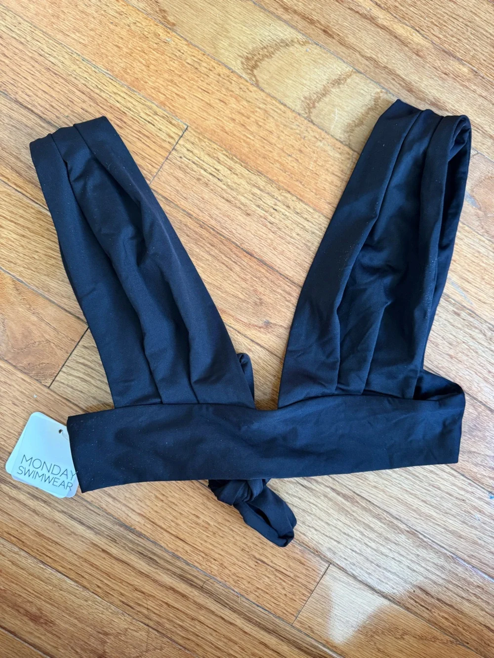 NWT MONDAY SWIMWEAR Aruba Bikini Top Black S